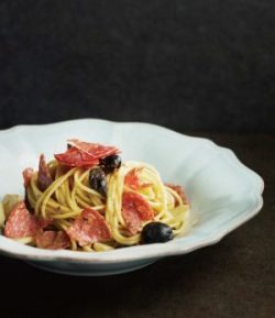 살라미로 맛낸 올리브파스타