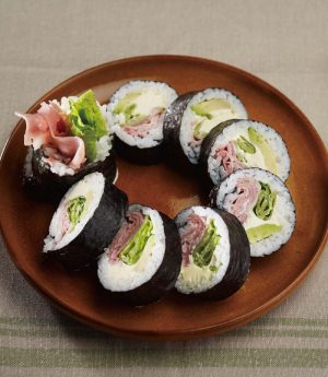 햄으로 맛낸 샐러드김밥